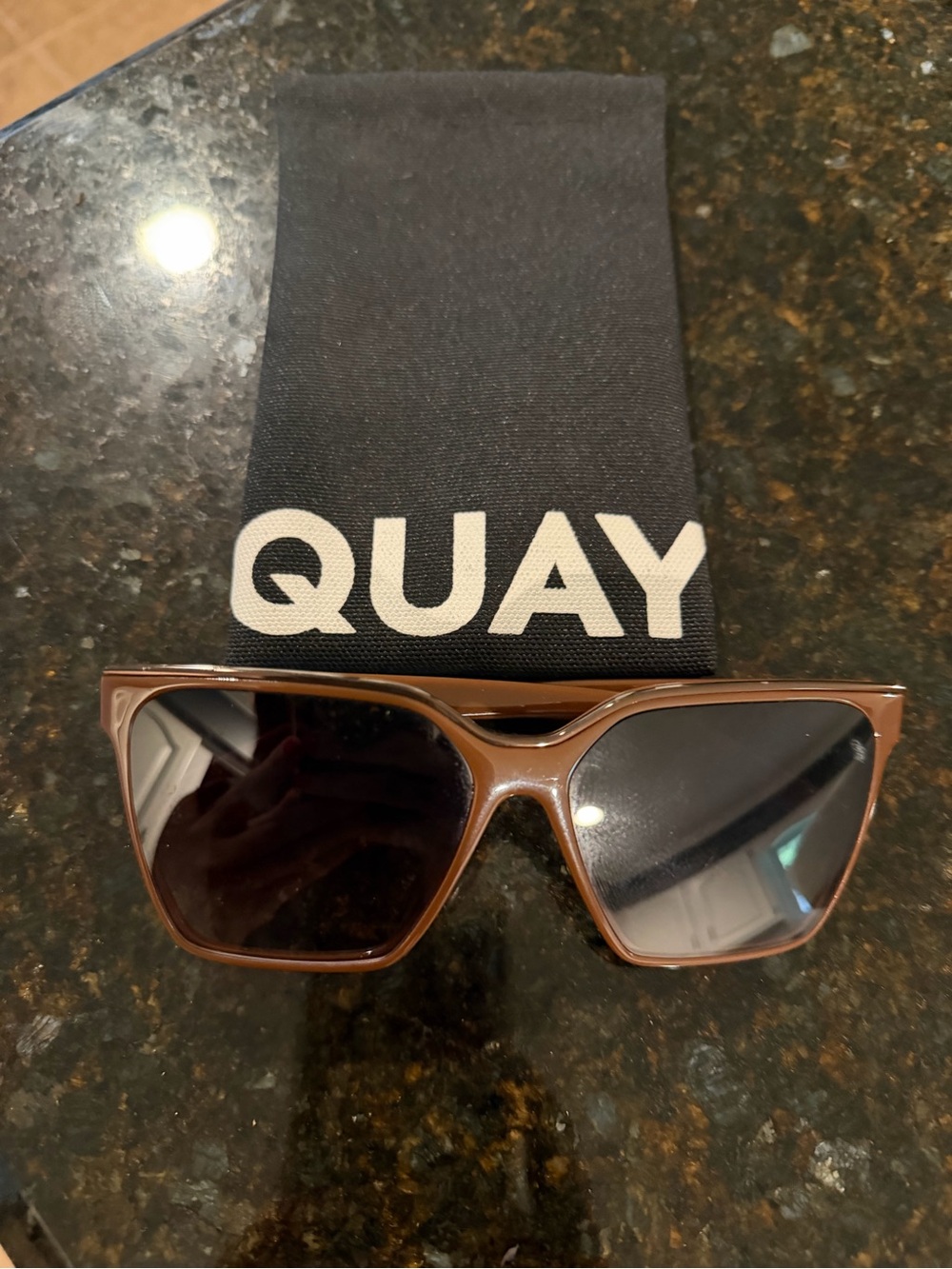 Quay Australia-Level up - Picture 1 of 3